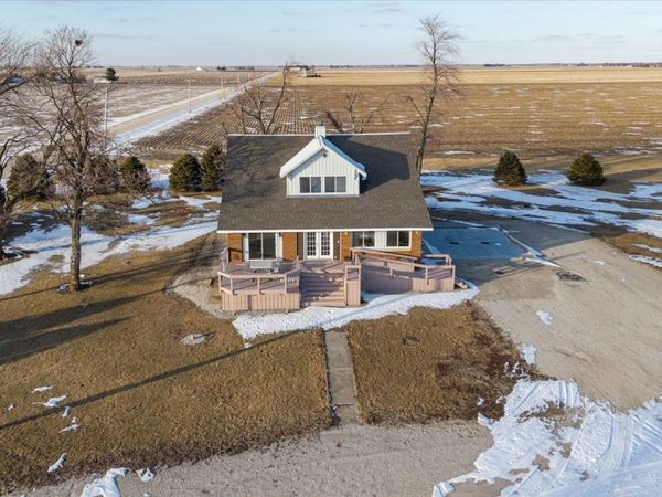 10788 N 1000 East Road, Chenoa, IL 61726