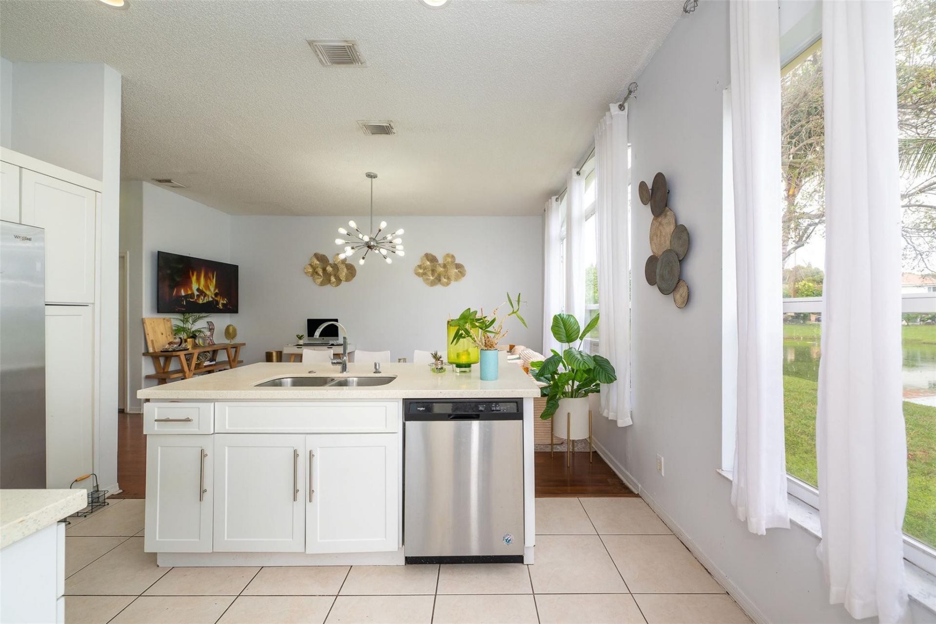 2257 NW 77th Terrace, Pembroke Pines, FL 33024 Photo