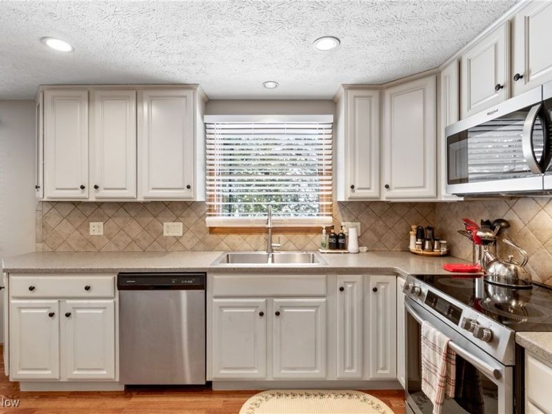 5308 Lindenwood Street, Louisville, OH 44641 Photo 12