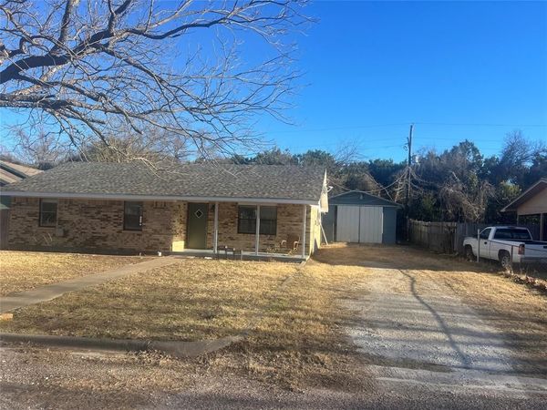 120 Mary Alice Drive, Valley Mills, TX 76689