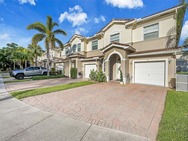 81 Legacy Ct, Delray Beach, FL 33445