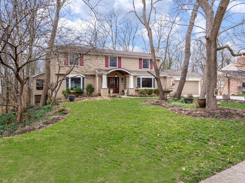 625 Hilltop Lane, Wyoming, OH 45215 Photo 1