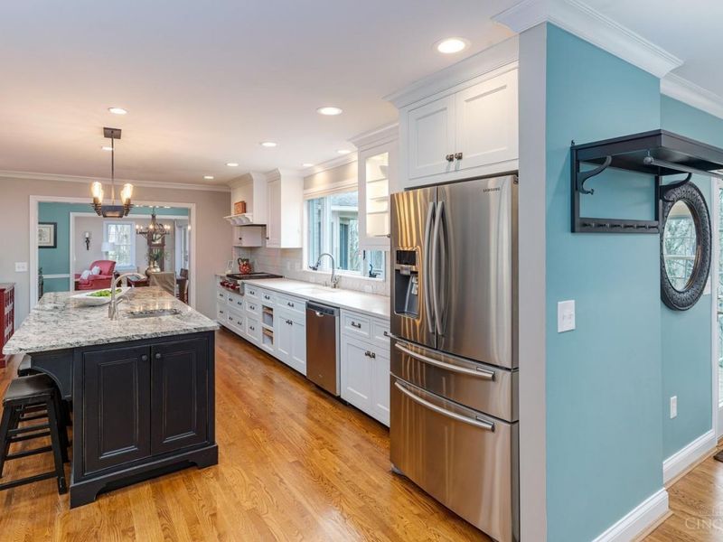 625 Hilltop Lane, Wyoming, OH 45215 Photo 12