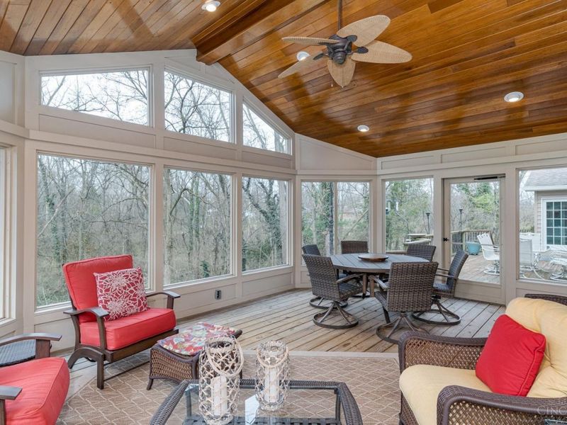 625 Hilltop Lane, Wyoming, OH 45215 Photo 21