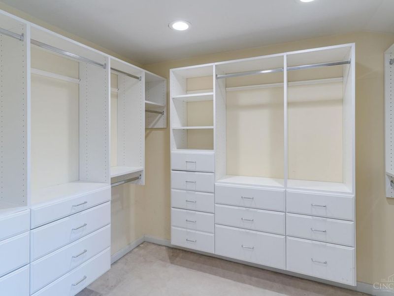 625 Hilltop Lane, Wyoming, OH 45215 Photo 27