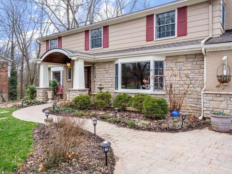 625 Hilltop Lane, Wyoming, OH 45215 Photo 3