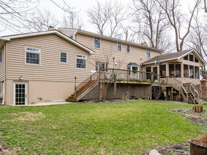 625 Hilltop Lane, Wyoming, OH 45215 Photo 32