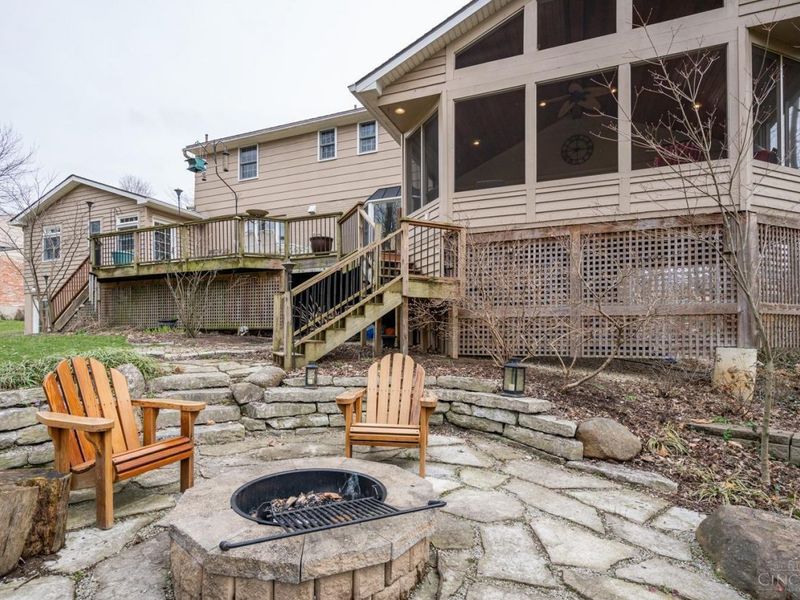 625 Hilltop Lane, Wyoming, OH 45215 Photo 38