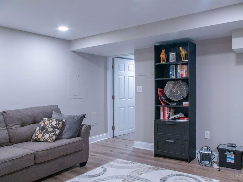 625 Hilltop Lane, Wyoming, OH 45215 Photo 48