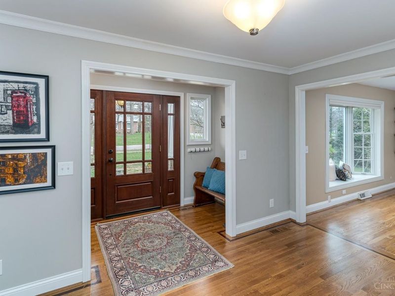 625 Hilltop Lane, Wyoming, OH 45215 Photo 6