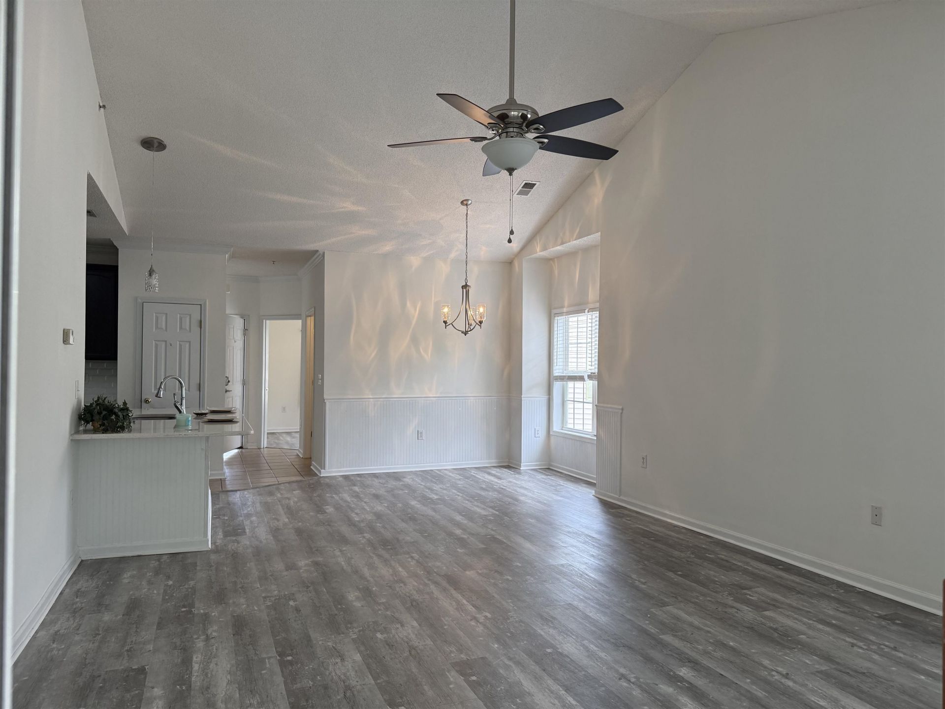 5828 Longwood Dr. Photo 10