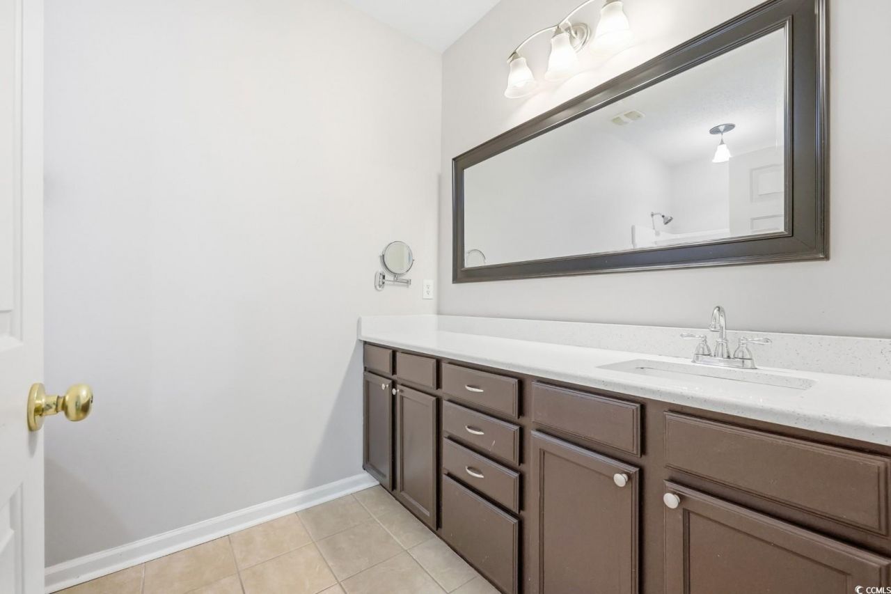 5828 Longwood Dr. Photo 14