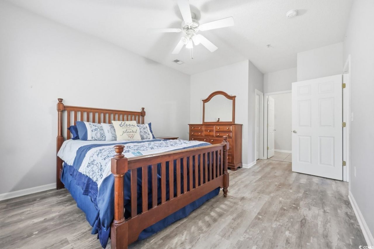 5828 Longwood Dr. Photo 15