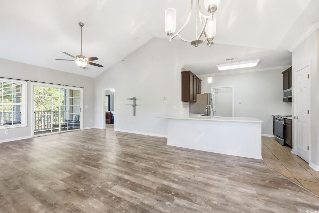 5828 Longwood Dr. Photo 22