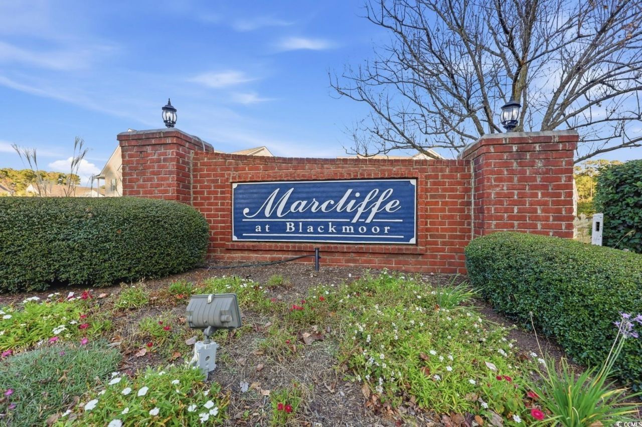 5828 Longwood Dr. Photo 35