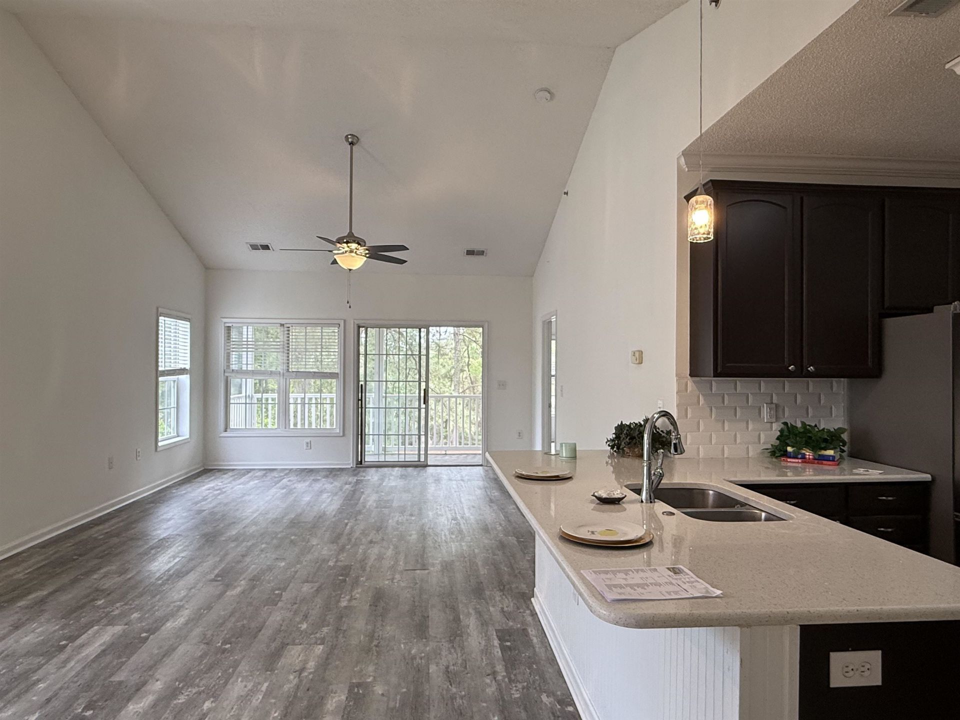 5828 Longwood Dr. Photo 7