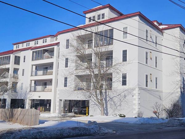 96 River Road, Unit 303, Manchester, NH 03104