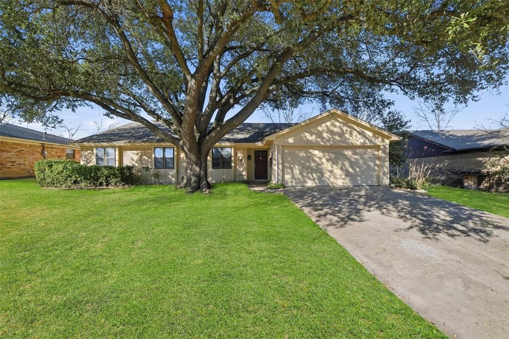 1721 High Ridge Road, Benbrook, TX 76126 Main Photo