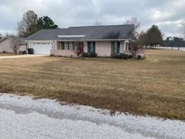 111 Quail Cr., Houston, MS 38851