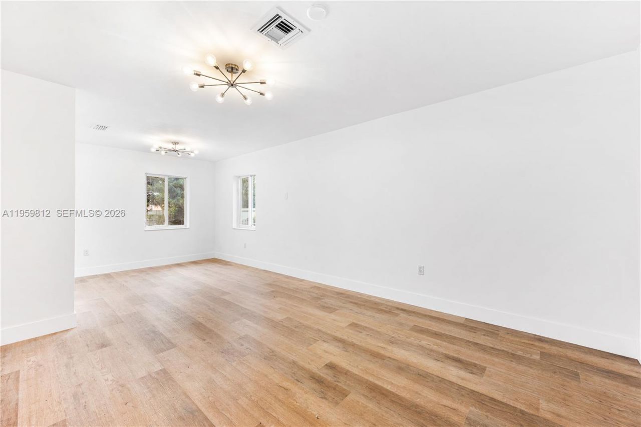 1110 NW 129th St, North Miami, FL 33168 Photo