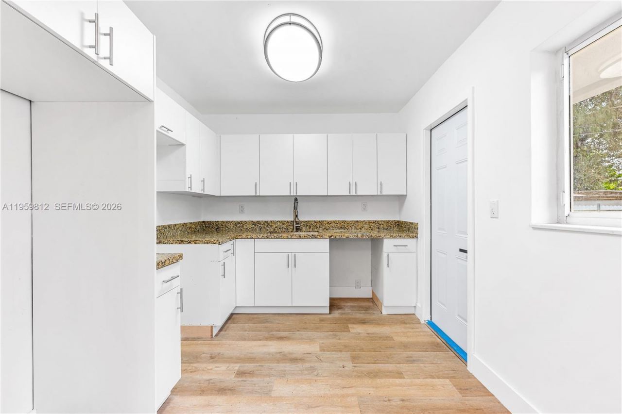 1110 NW 129th St, North Miami, FL 33168 Photo