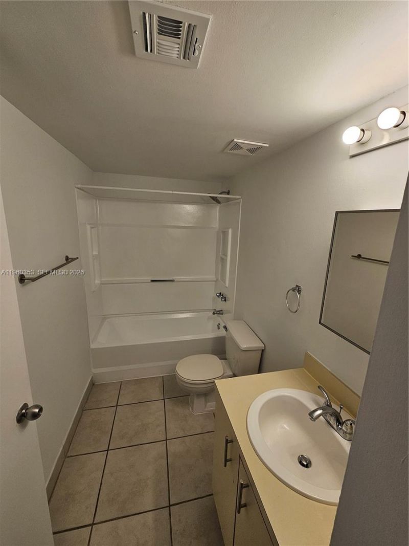 14951 SW 82nd Ln, Unit 17-504, Miami, FL 33193 Photo