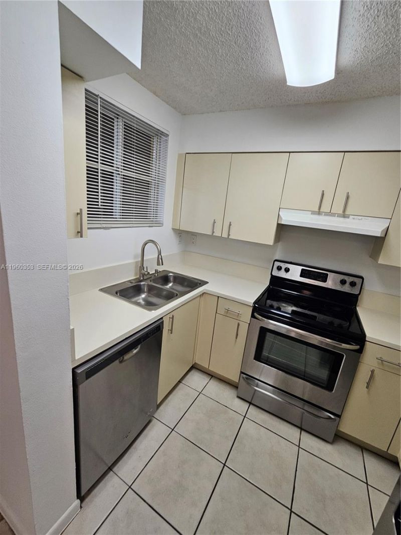 14951 SW 82nd Ln, Unit 17-504, Miami, FL 33193 Photo