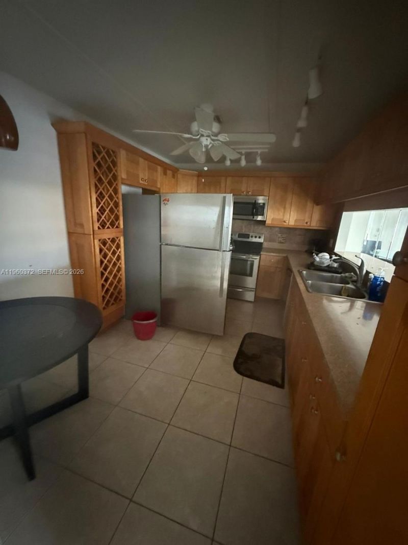 5223 Gate Lake Rd , Unit 5223, Tamarac, FL 33319 Photo