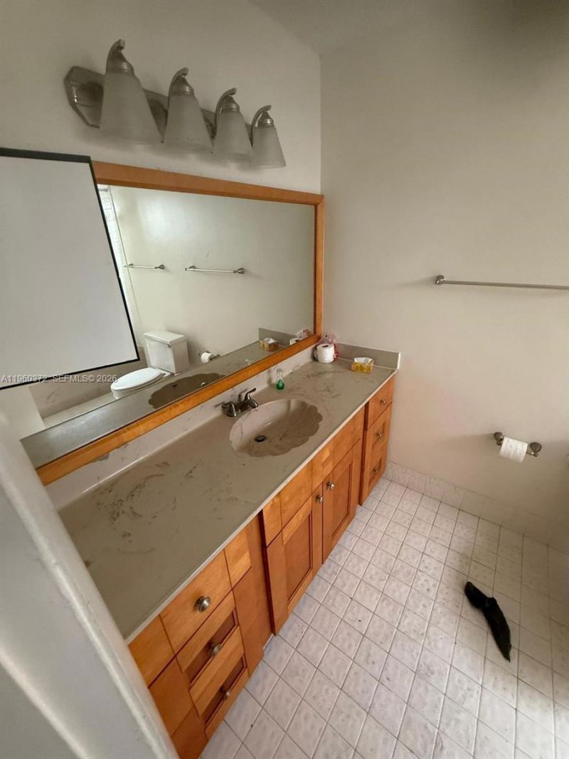 5223 Gate Lake Rd , Unit 5223, Tamarac, FL 33319 Photo