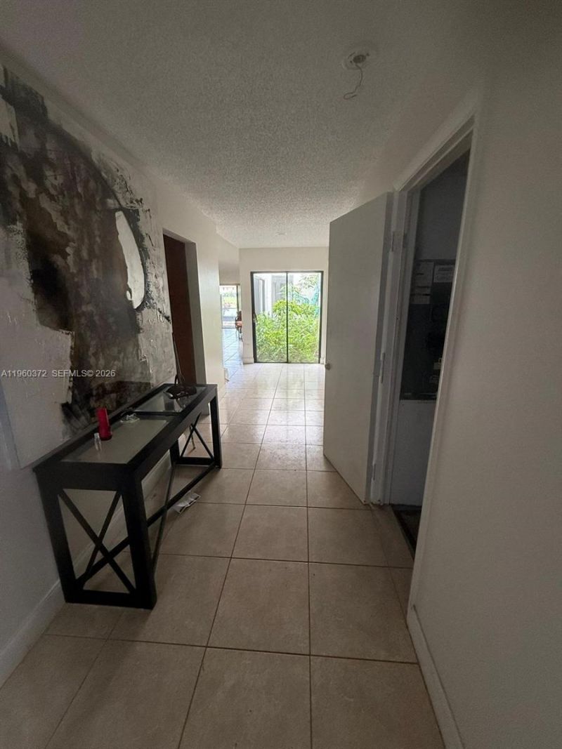 5223 Gate Lake Rd , Unit 5223, Tamarac, FL 33319 Photo