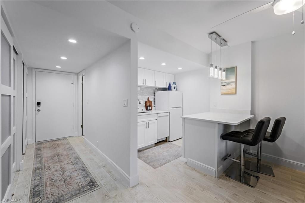 5 Bluebill Ave, Unit 205, Naples, FL 34108 Photo