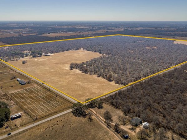 1387 County Road 304, Floresville, TX 78114