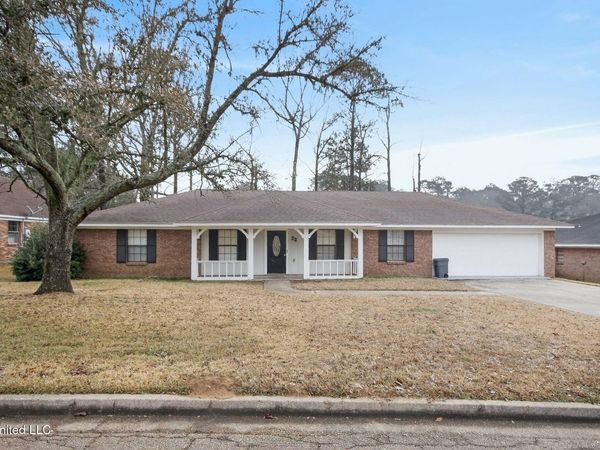 22 Pebble Hill Drive, Brandon, MS 39042