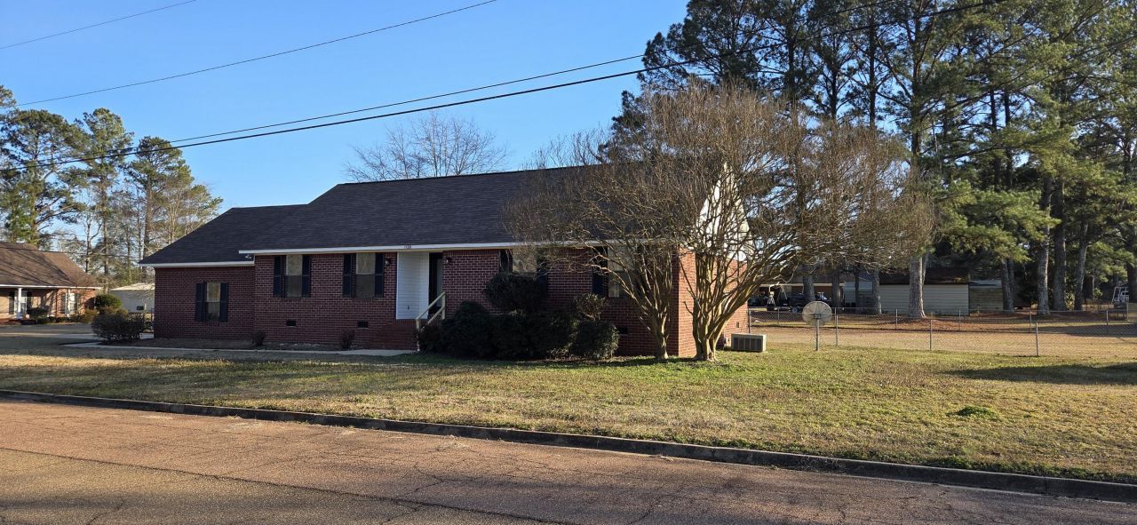 1120 E 3rd St Se, Magee, MS 39111 Main Photo