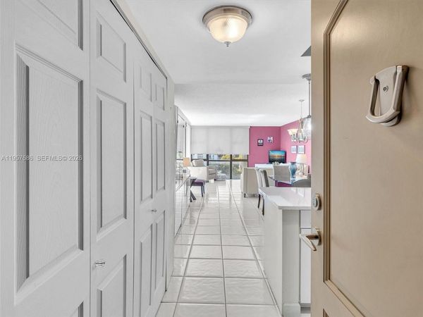 3675 N Country Club Dr, Unit 609, Aventura, FL 33180