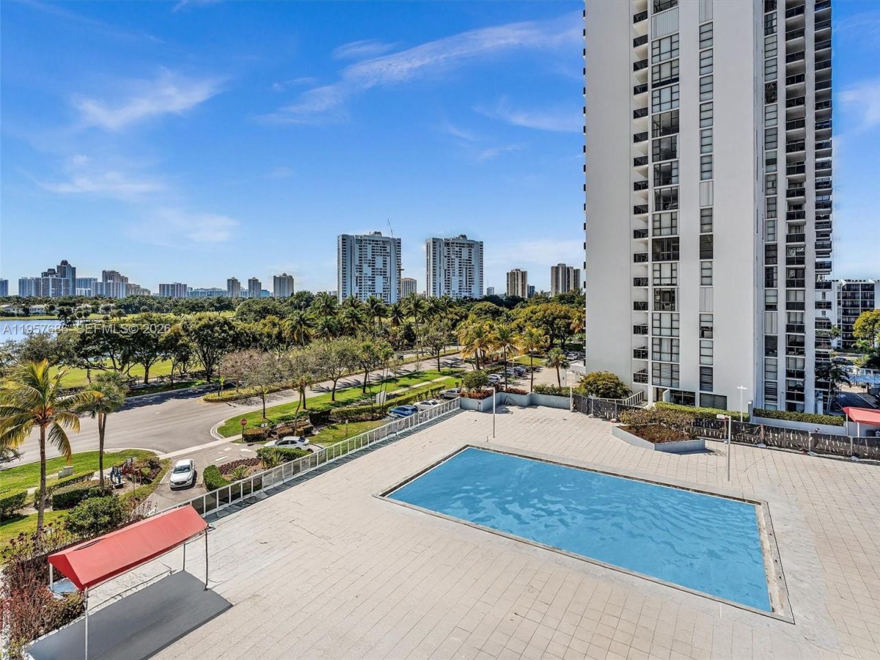 3675 N Country Club Dr, Unit 609, Aventura, FL 33180 Photo