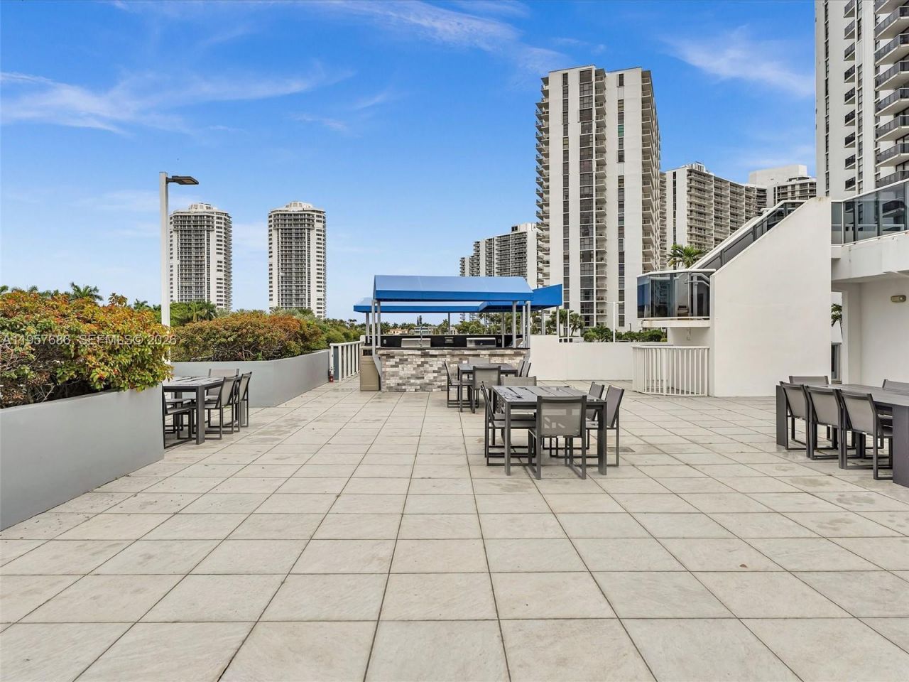 3675 N Country Club Dr, Unit 609, Aventura, FL 33180 Photo