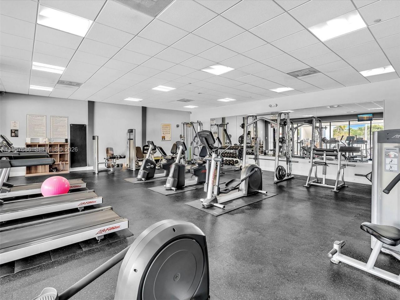 3675 N Country Club Dr, Unit 609, Aventura, FL 33180 Photo