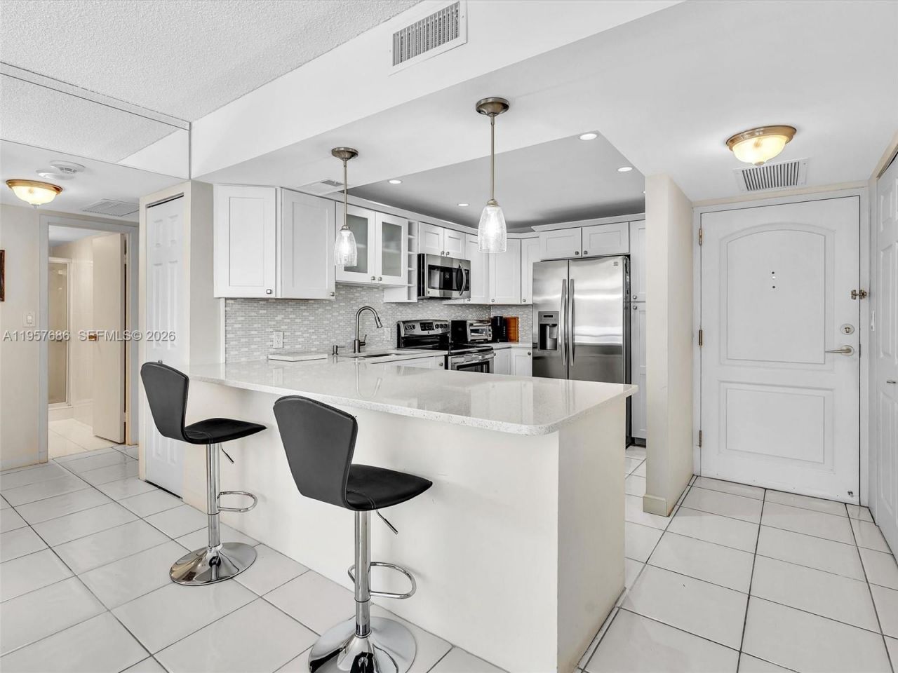 3675 N Country Club Dr, Unit 609, Aventura, FL 33180 Photo