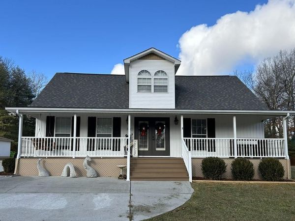 2531 2531 Highland Ln, Crossville, TN 38555