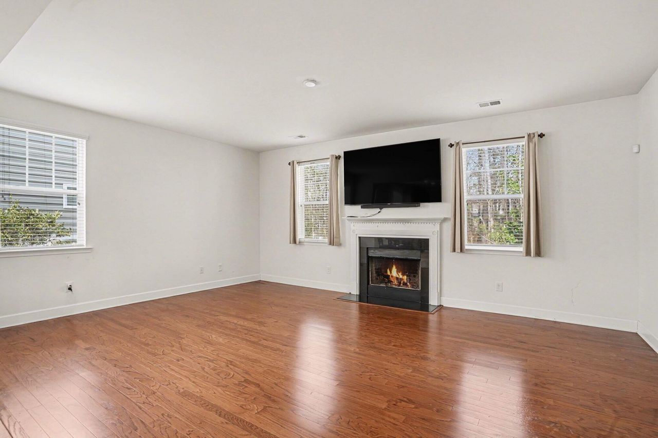 208 Buttonbush Court Photo 10