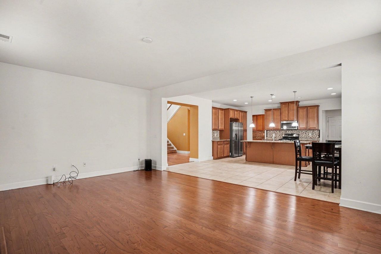 208 Buttonbush Court Photo 11