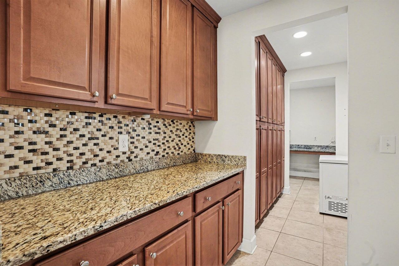 208 Buttonbush Court Photo 14