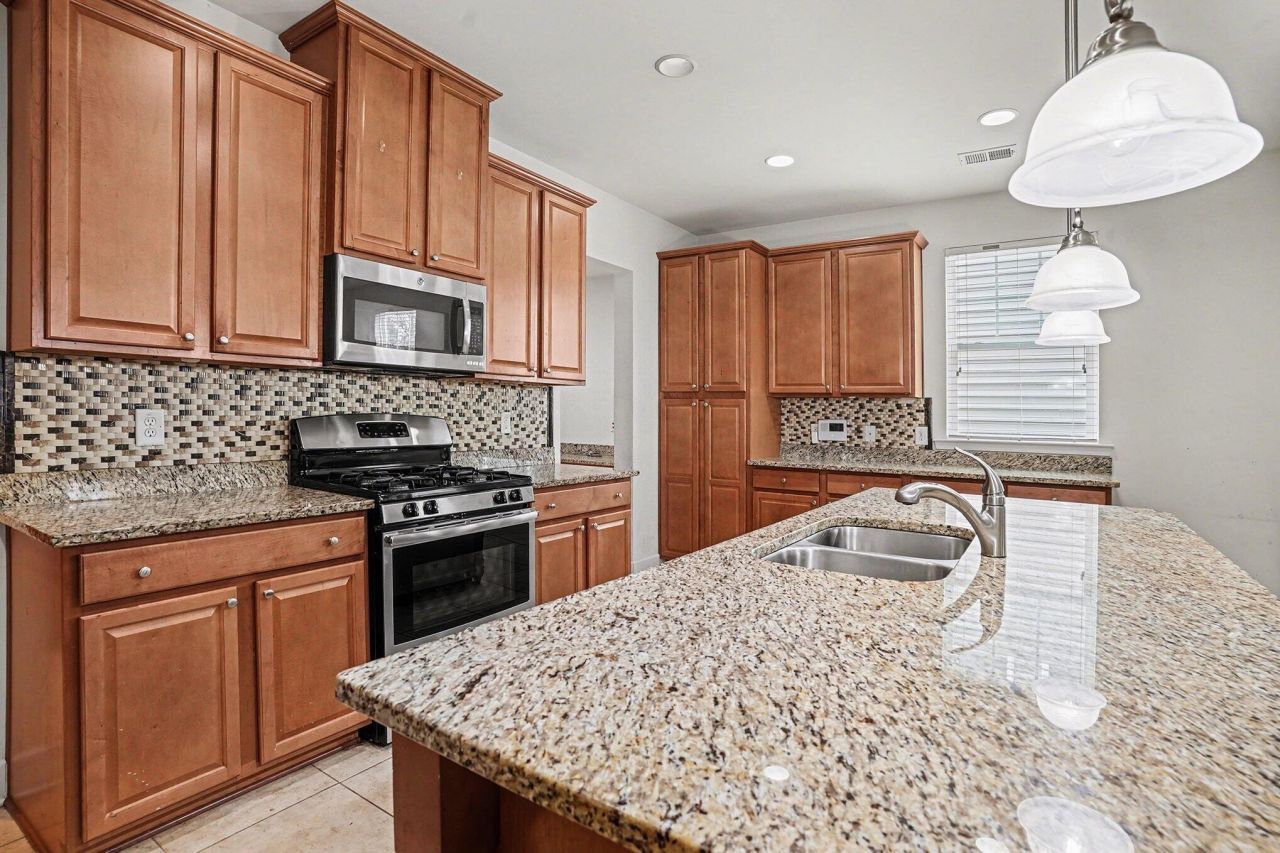 208 Buttonbush Court Photo 16