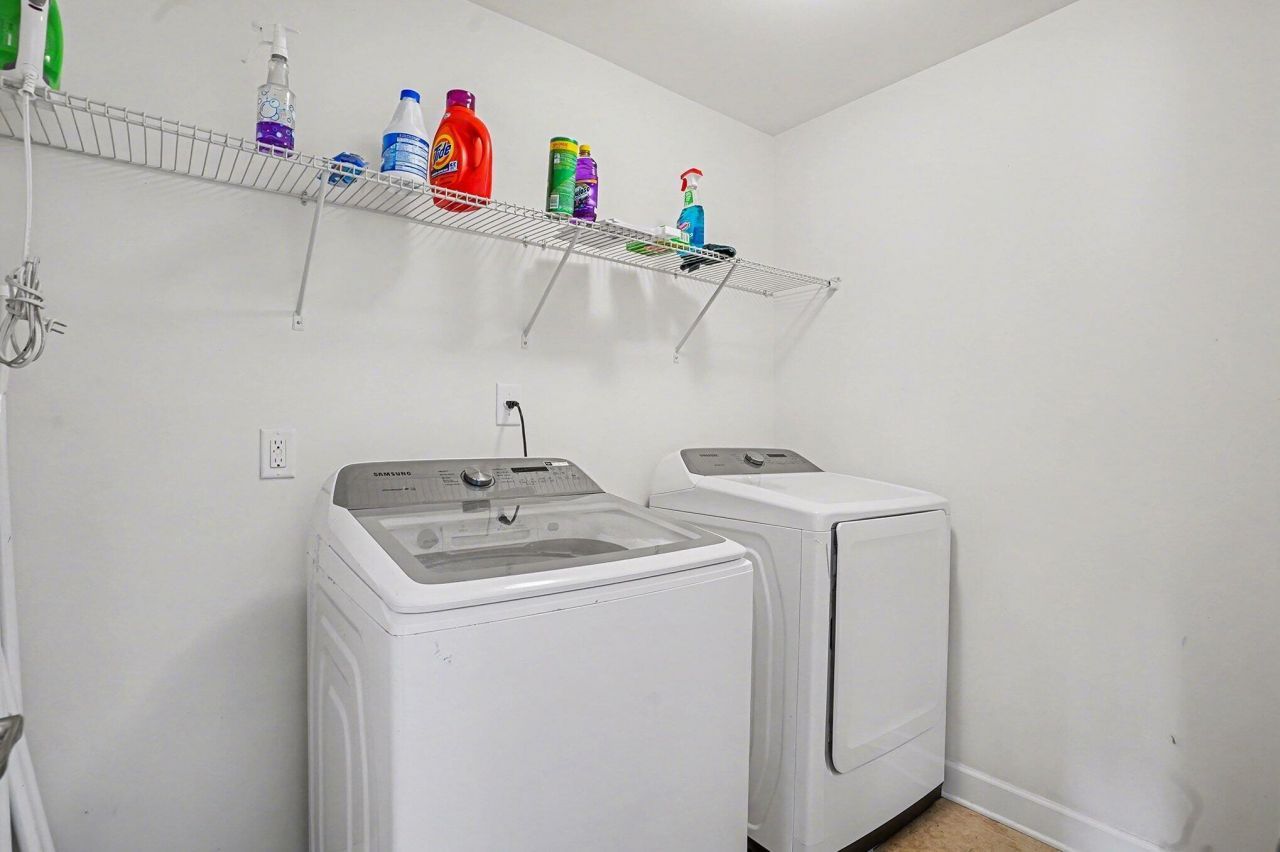 208 Buttonbush Court Photo 24