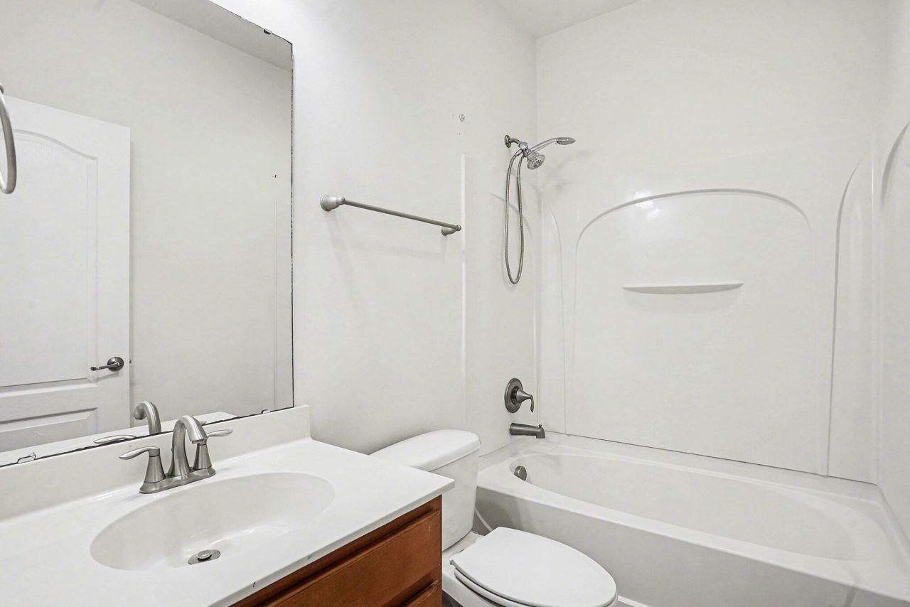 208 Buttonbush Court Photo 27