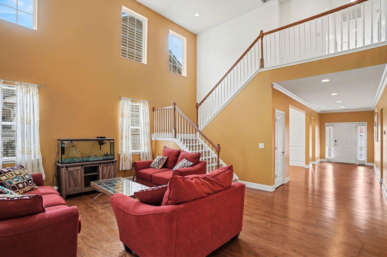 208 Buttonbush Court Photo 4