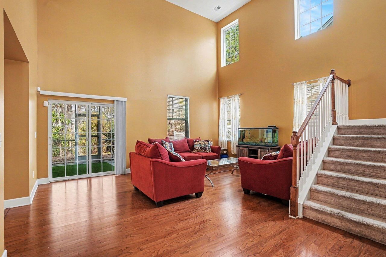 208 Buttonbush Court Photo 6