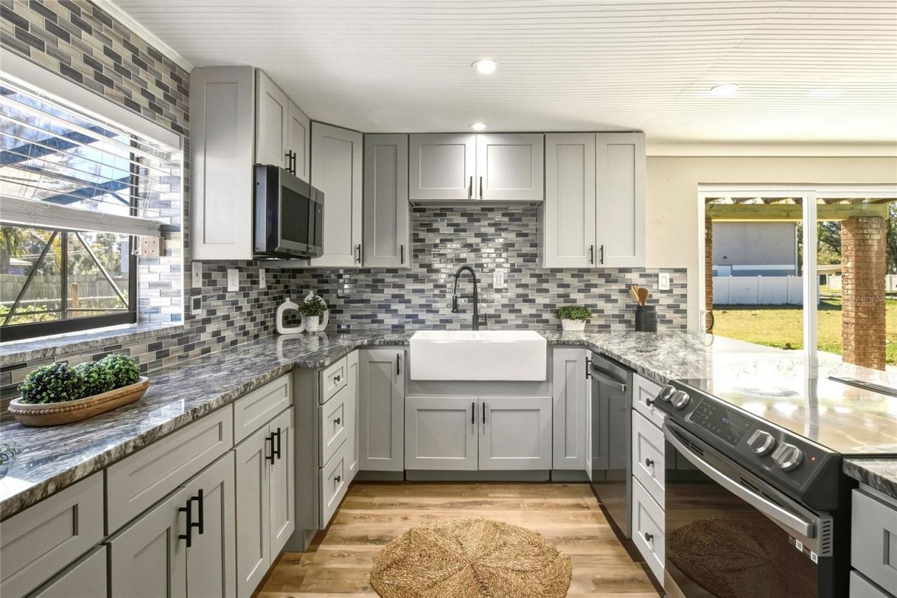 400 Patica Road Ne, Saint Petersburg, FL 33702 Photo