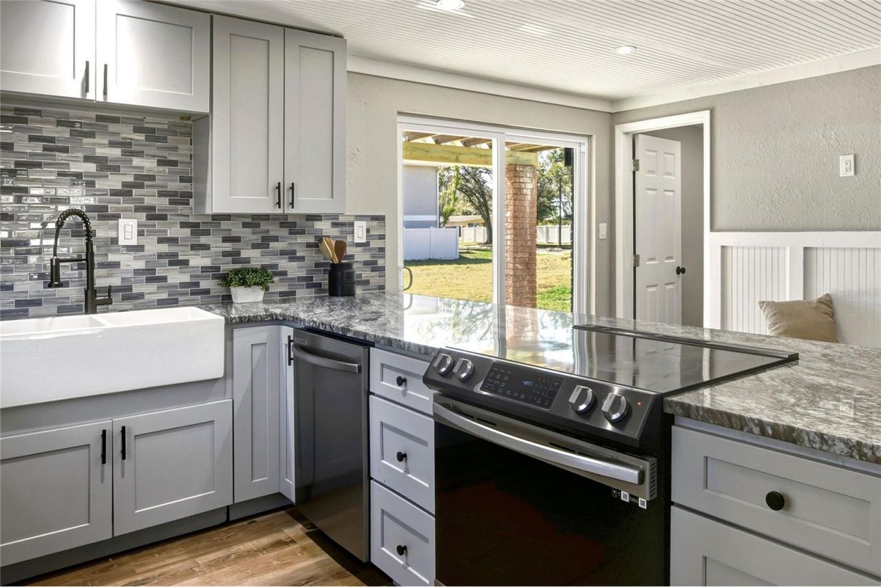 400 Patica Road Ne, Saint Petersburg, FL 33702 Photo